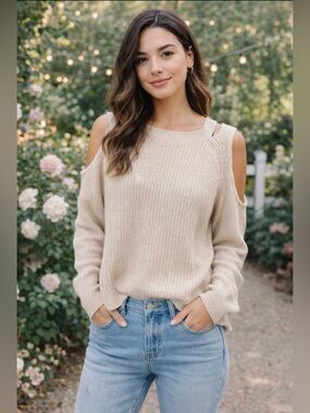 Hollister Cream Cold Shoulder Sweater XS Knit Long Sleeve Cozy Top